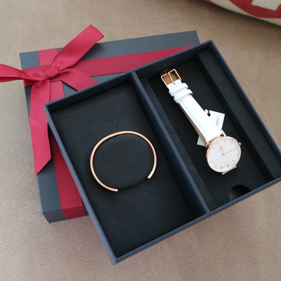 Daniel Wellington Accessories - ✨New✨Daniel Wellington Classic Petite Bondi + Cuff